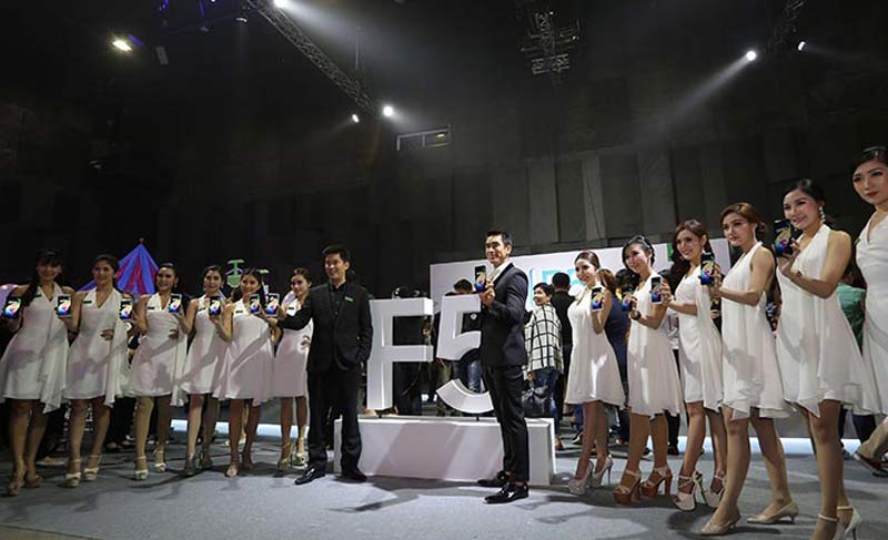 Launching OPPO F5 2017
